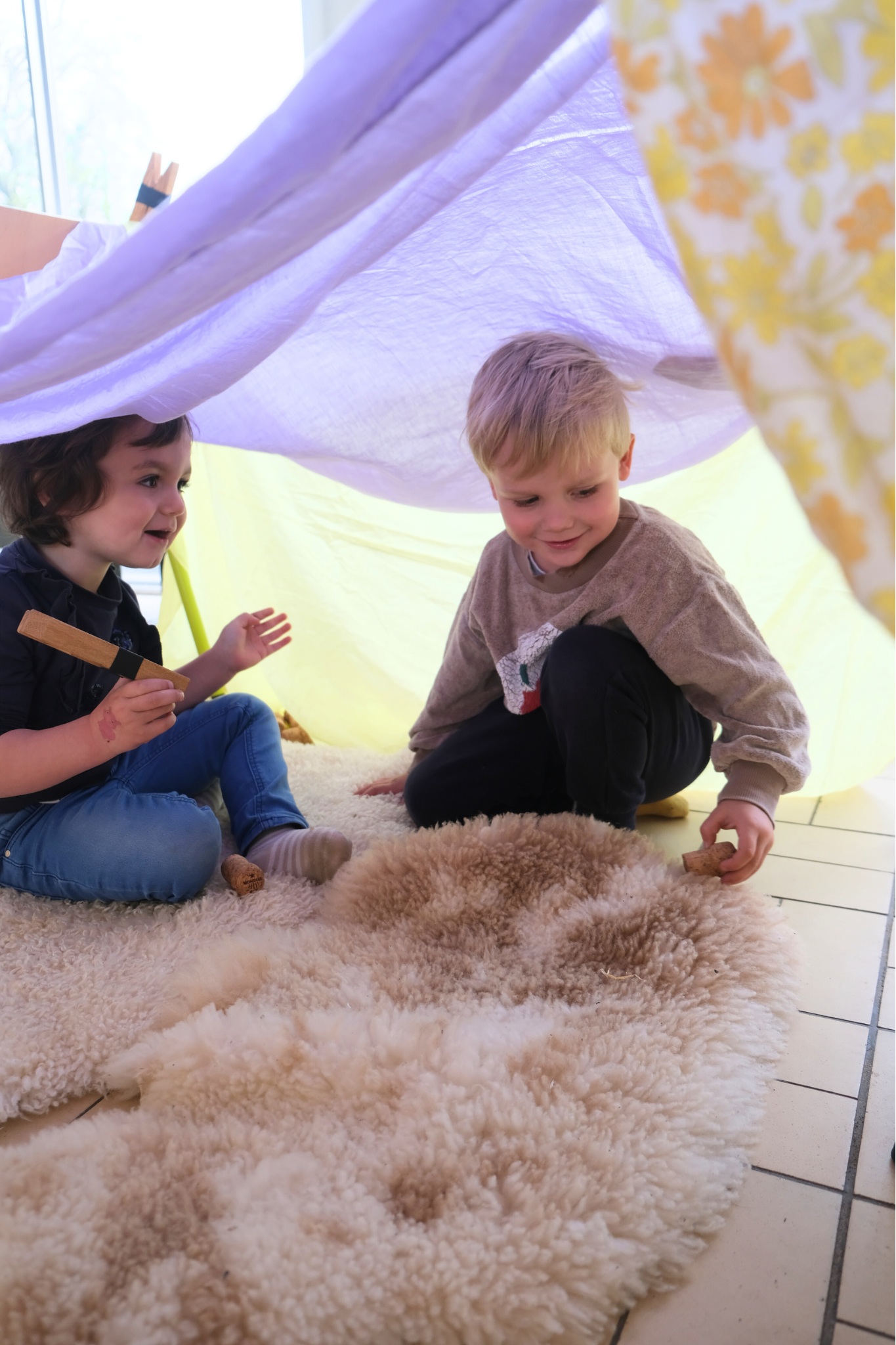 Handgemaakte houten speelknijpers