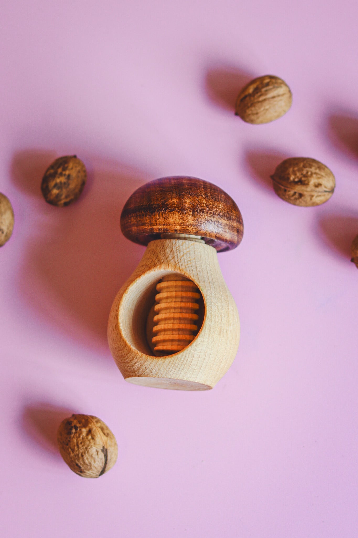 Notenkraker en kastanjehouder - donker hout