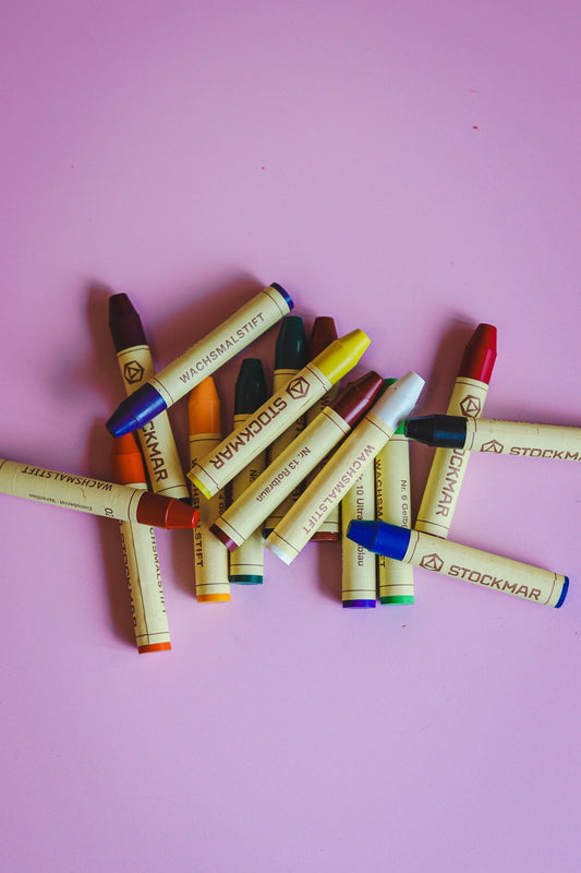 Bijenwas tekenstiftjes - 16 kleuren in blikken doosje