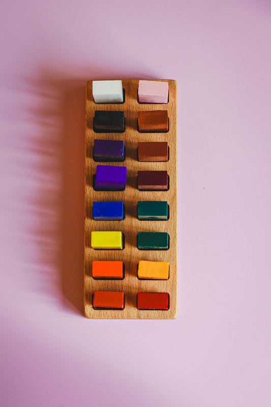 Houten tekenblokjeshouder inclusief 16 bijenwas tekenblokjes